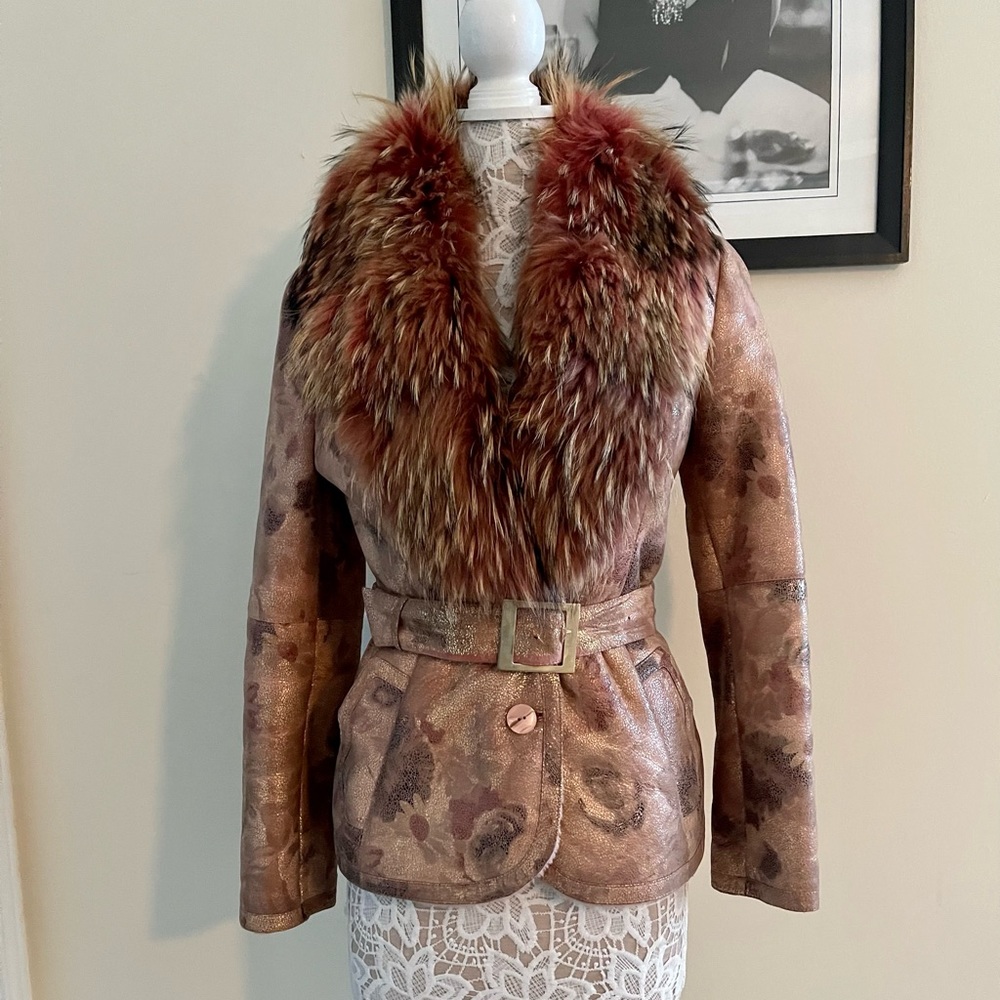 sheepskin coat with fur collar Oskar size M small defect on the sleeve org $1900